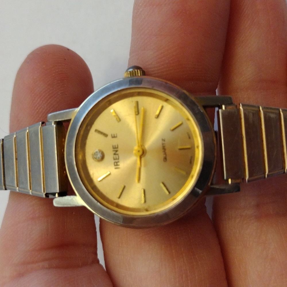SOLD!! Vintage 18K Gold Plated Speidel Women's Watch w Diamond Accent! - Picture 3 of 9